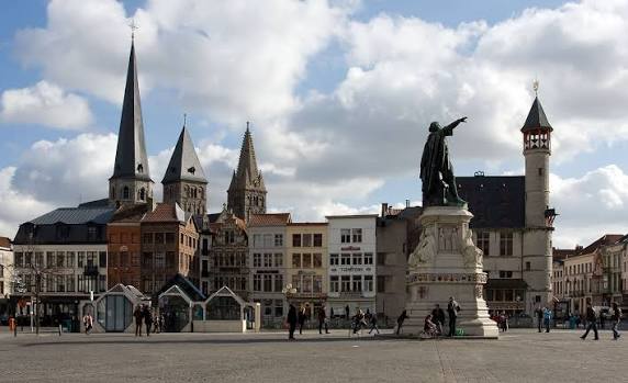 Vrijdagmarkt en Toreken, Gent