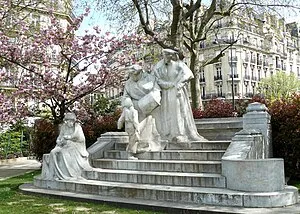 Monument to Marguerite Boucicaut and Clara de Hirsch