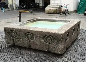 Kräutlmarkt fountain