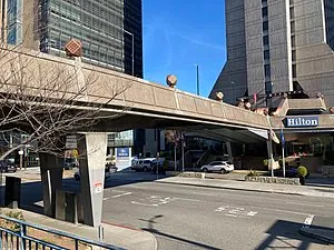 Portsmouth Square pedestrian bridge