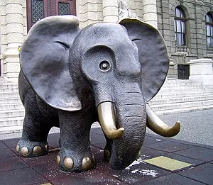 Elefant by Gottfried Kumpf