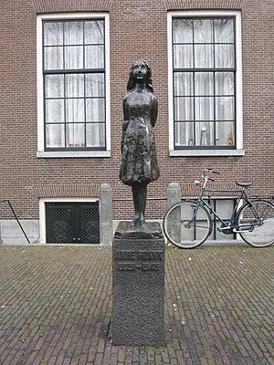 statue of Anne Frank
