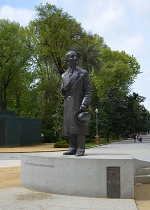 Statue of Aníbal González, Seville