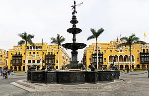 Fountain at Plaza Mayor (Lima)