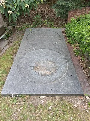 Grave of Ed. Hoornik