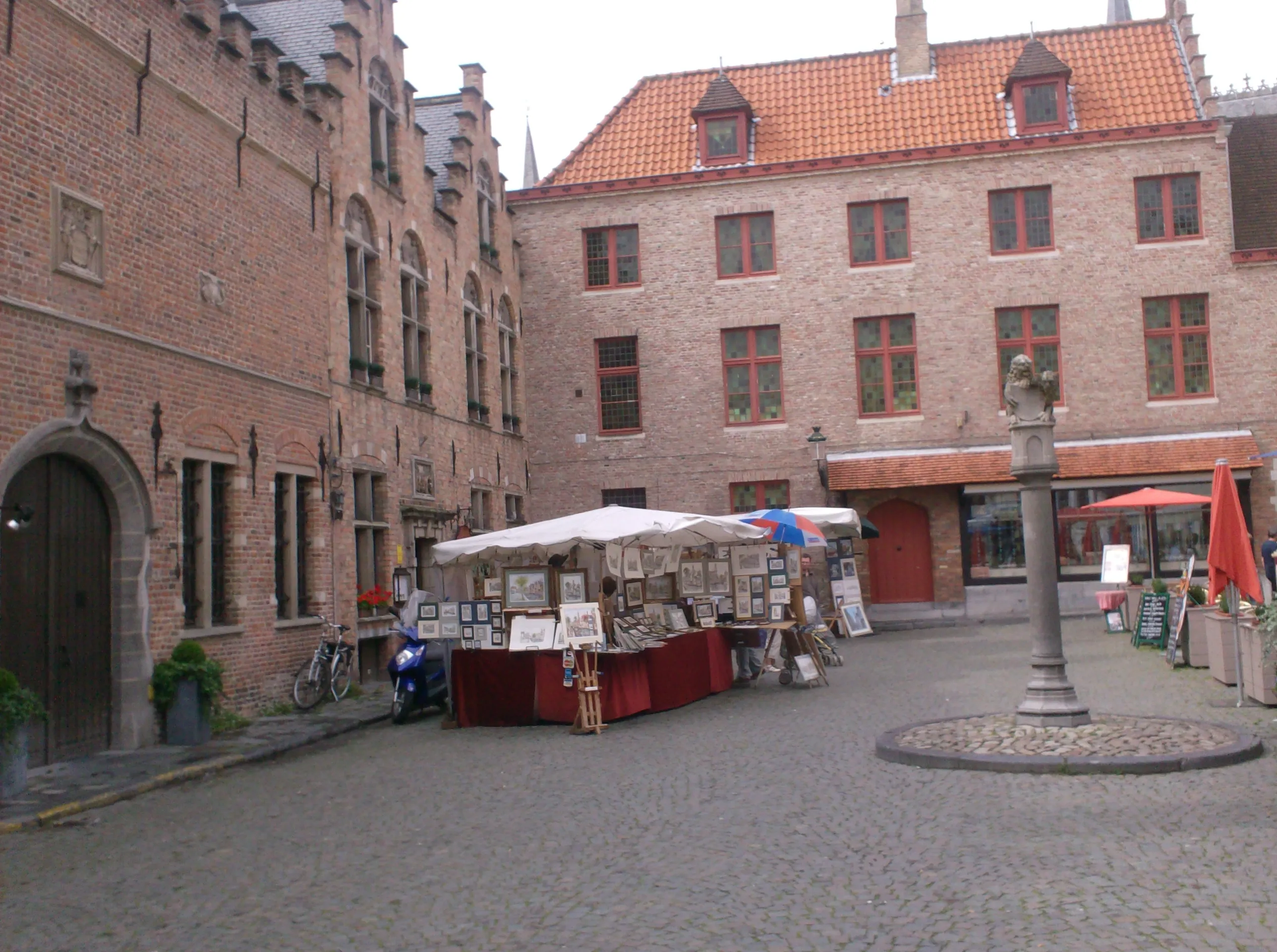 Huidenvettersplein